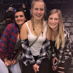 Meet your Posher, Lauren